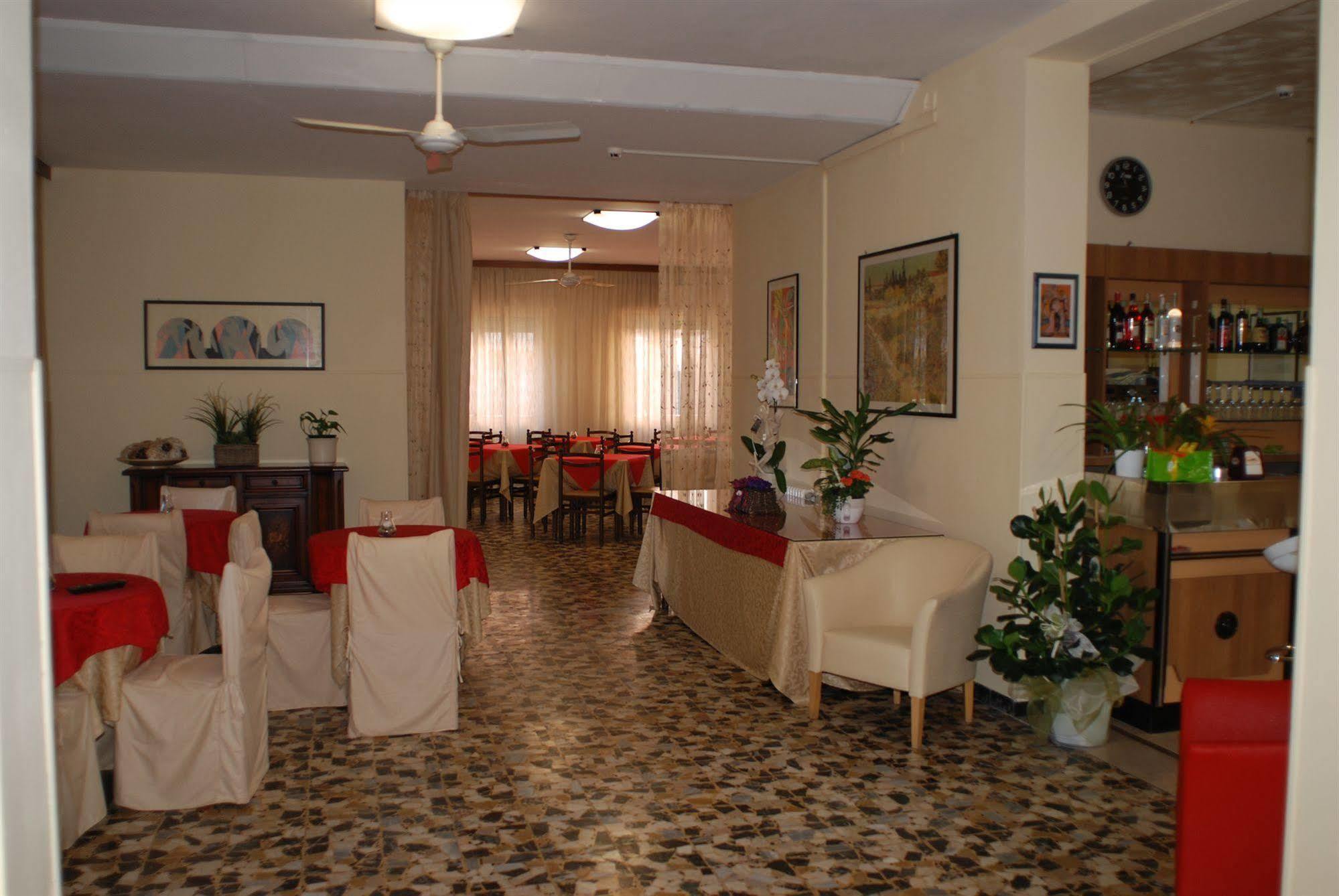 Hotel Zaghini Ріміні Екстер'єр фото