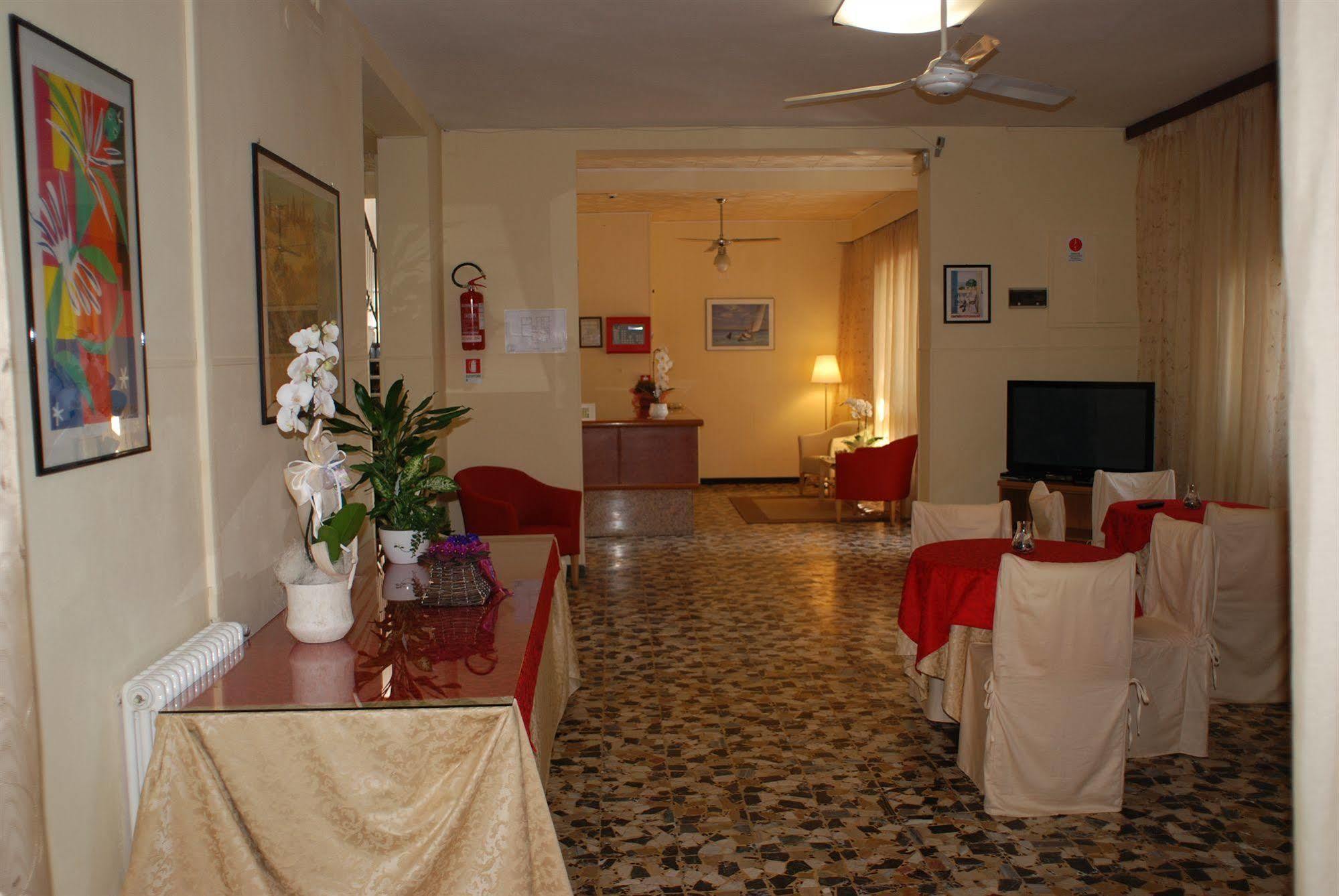 Hotel Zaghini Ріміні Екстер'єр фото