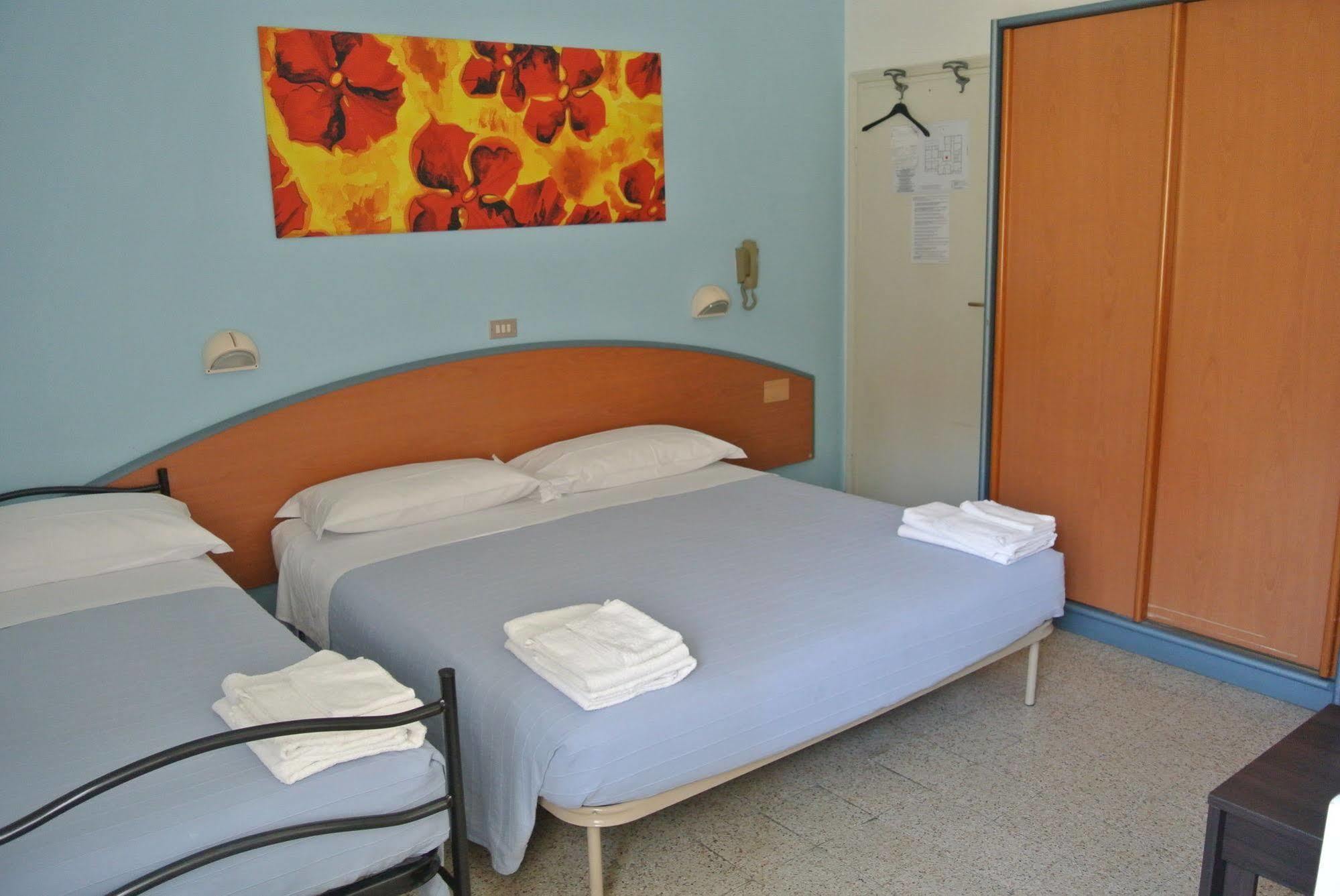 Hotel Zaghini Ріміні Екстер'єр фото